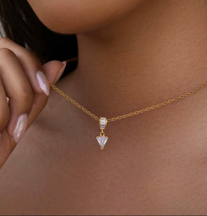 Elara Crystal Necklace