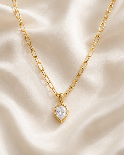 Elara Crystal Necklace