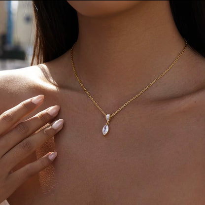 Elara Crystal Necklace